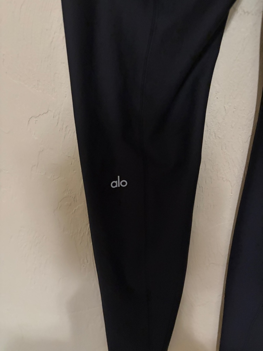Alo Black High-Waist Leggings. Excellent Condition! - Picture 4 of 9